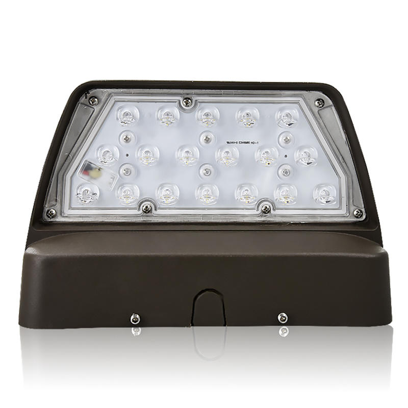 Malé nástenné LED svietidlo s dobrým odvodom tepla
